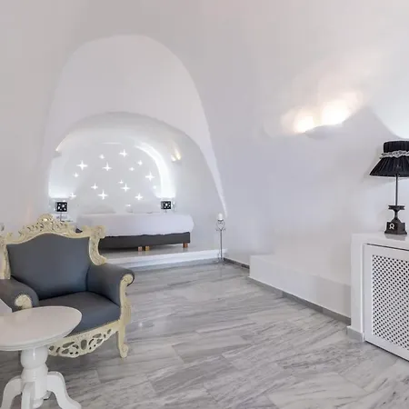Contemporary Santorini - 1 Bedroom - Lunarious - Private Jacuzzi And Astonishing Caldera Sea Views - Fira ثيرا