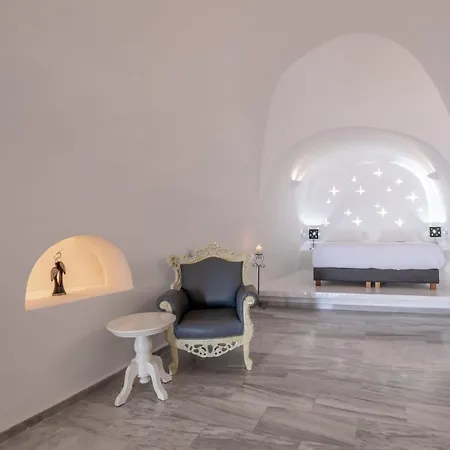 Contemporary Santorini - 1 Bedroom - Lunarious - Private Jacuzzi And Astonishing Caldera Sea Views - Fira فيلة